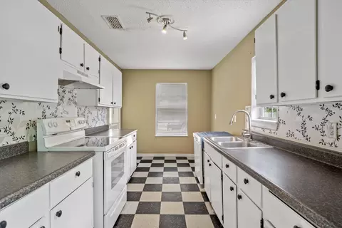 558 Elm St, Canton, TX 75103
