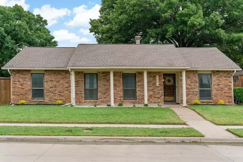 5097 Roberts Dr, The Colony, TX 75056