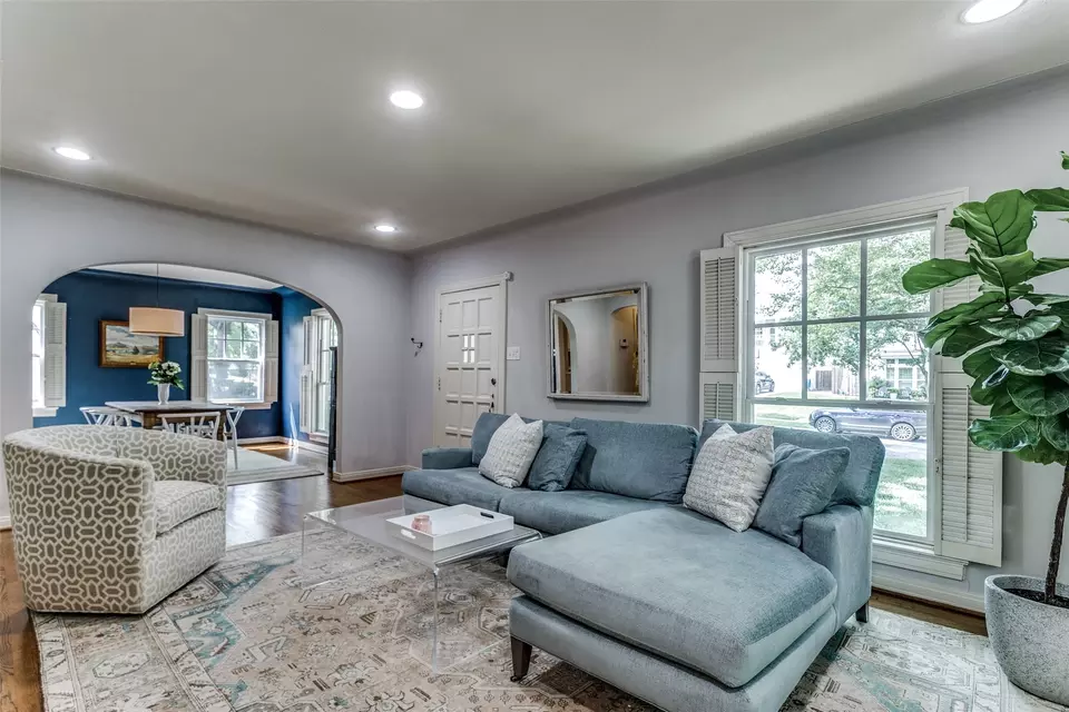 Living - 7026 Casa Loma Ave, Dallas, TX 75214 photo 1 of 3
