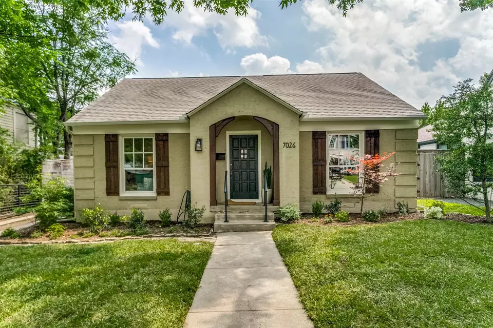 Exterior - 7026 Casa Loma Ave, Dallas, TX 75214 photo 3 of 7