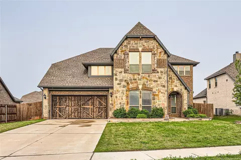 1608 Pierce St, Waxahachie, TX 75165