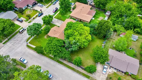 2802 Mill Pond Rd, Garland, TX 75044