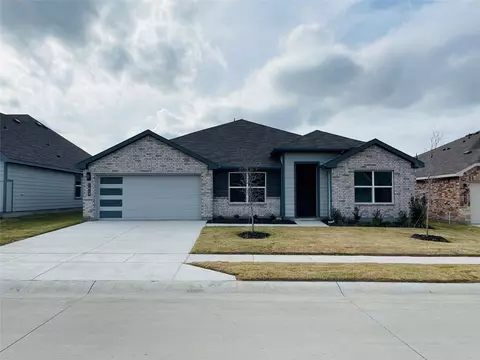 1613 Forest Park Dr, Alvarado, TX 76009