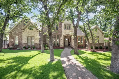 403 Hogans Dr, Trophy Club, TX 76262