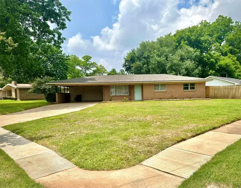 1605 Shady Grove Dr, Bossier City, LA 71112