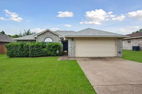 3005 Hillsdale St, Corsicana, TX 75110