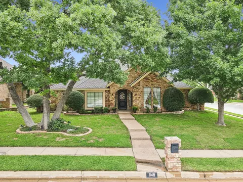 849 Shady Lake Dr, Bedford, TX 76021