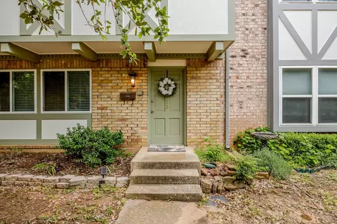 282 Westview Ter, Arlington, TX 76013