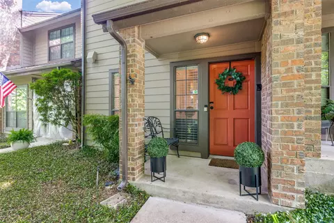 9910 Royal Ln #106, Dallas, TX 75231