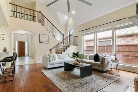 5913 Dripping Springs Ct, North Richland Hills, TX 76180