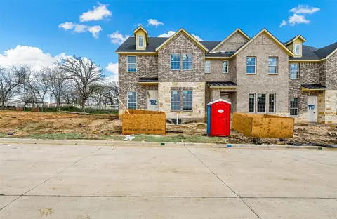 990 Edgemont Dr, Dallas, TX 75216