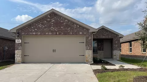 909 Shear Dr, Royse City, TX 75189