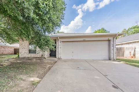 1205 Nicole Way, Burleson, TX 76028