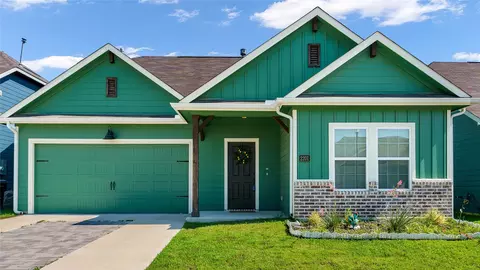 2201 Chebi Ln, Denton, TX 76209