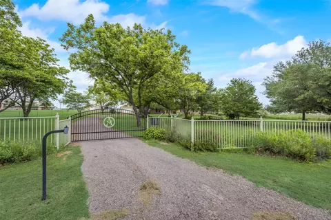 4401 County Road 424, Cleburne, TX 76031 photo 3