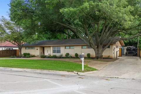 2512 Good Shepherd Dr, Brownwood, TX 76801