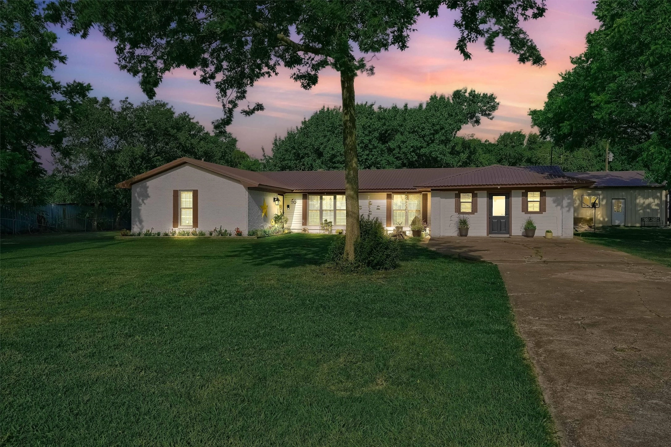 8265 Farmington Rd  