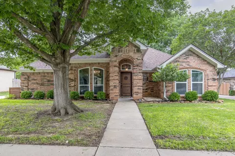 416 Inland Cir, Azle, TX 76020