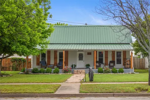 1403 N Parker St, Goldthwaite, TX 76844
