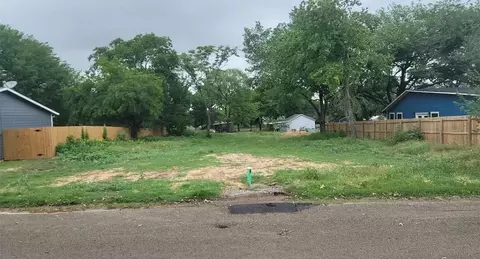 1104 W Ball St, Weatherford, TX 76086