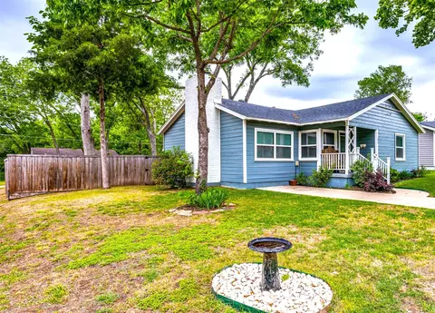 517 Morris Dr, Garland, TX 75040
