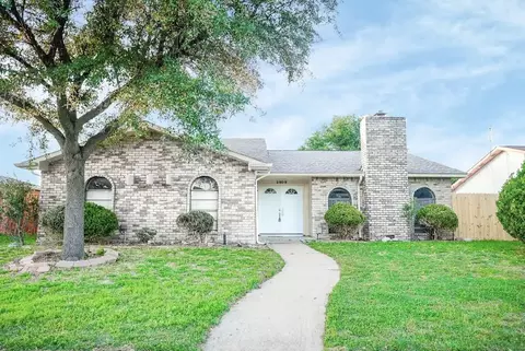 2809 Flagstone Dr, Garland, TX 75044