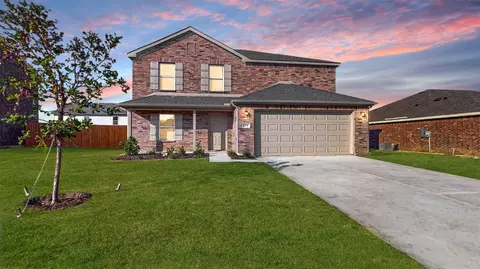 108 Cooper Dr, Cleburne, TX 76031
