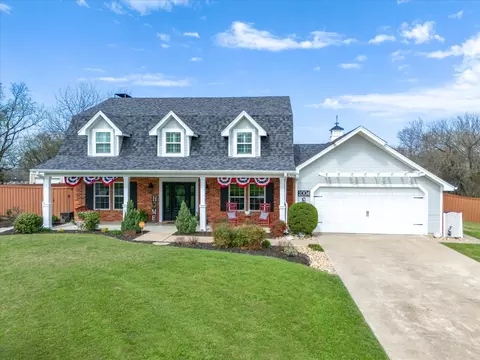 1004 W Knox St, Ennis, TX 75119