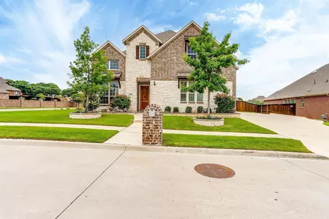 7901 Shadow Wood Dr, North Richland Hills, TX 76182