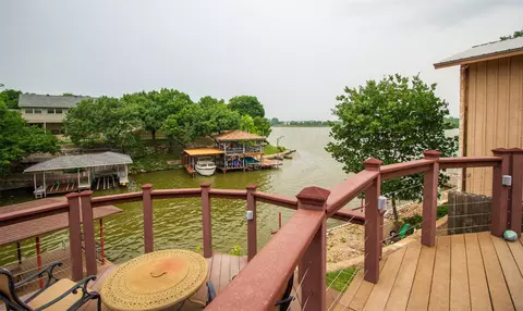 1826 N Harbor Ct, Granbury, TX 76048