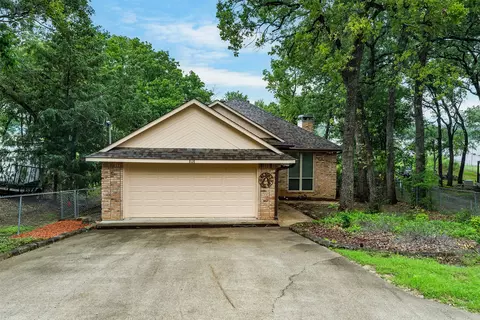 808 Oak Landing Cir, Kemp, TX 75143