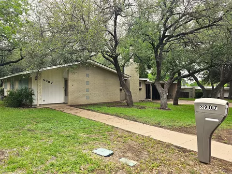 3907 Oakdale Dr, Brownwood, TX 76801