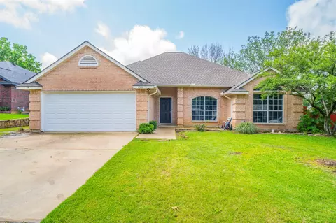 7504 Brentwood Ct, North Richland Hills, TX 76182