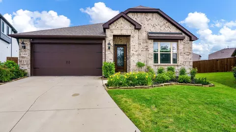 1408 Rosebush Rd, Aubrey, TX 76227