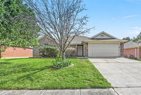 544 Cambridge Dr, Saginaw, TX 76179