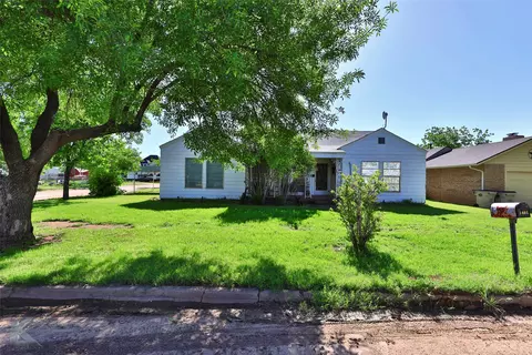 1401 Avenue Ave N, Anson, TX 79501