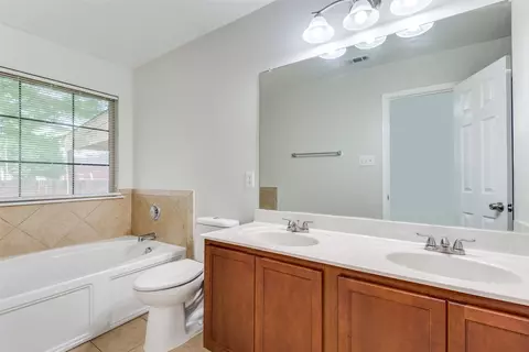Bath - 1320 Devine Dr, Lancaster, TX 75146 photo 2 of 3