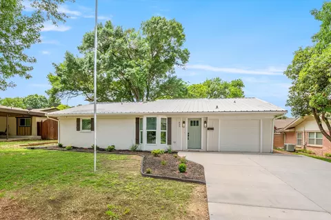 805 NW 14th St, Grand Prairie, TX 75050