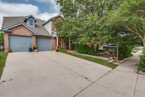 2812 Atrium Dr, Grand Prairie, TX 75052
