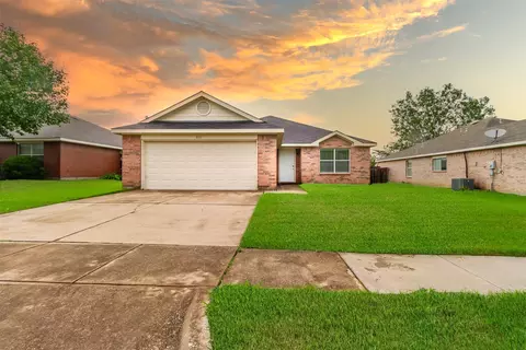 819 Dove Meadows Dr, Arlington, TX 76002
