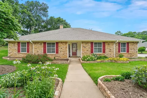 1906 Red Cypress Ct, Arlington, TX 76012