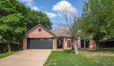 1329 Timber Creek Dr, Weatherford, TX 76086