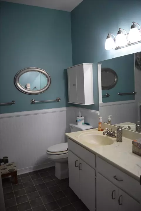 Bath - 111 4th St, Minden, LA 71055 photo 1 of 3