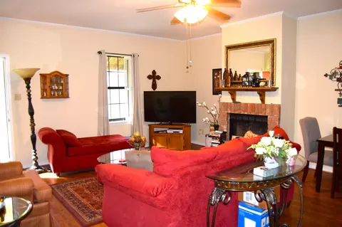 Living - 111 4th St, Minden, LA 71055 photo 2 of 4