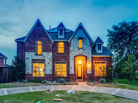 1613 Skyline Dr, Garland, TX 75043
