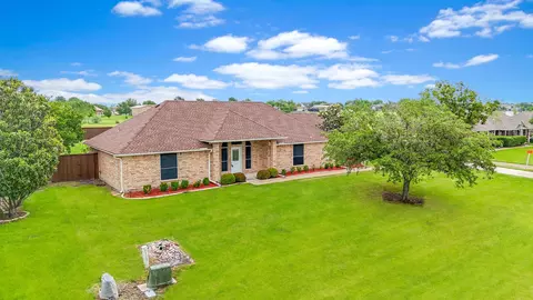 9189 Homestead Ln, Forney, TX 75126
