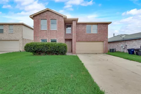 8720 Hunters Creek Ct, Fort Worth, TX 76123