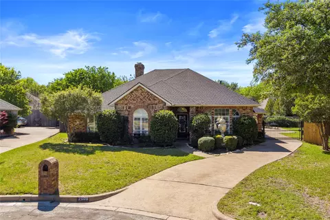 7508 Caddo Ct, Fort Worth, TX 76132
