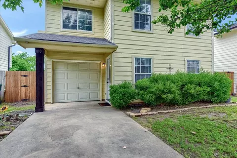 810 N Brents Ave, Sherman, TX 75090