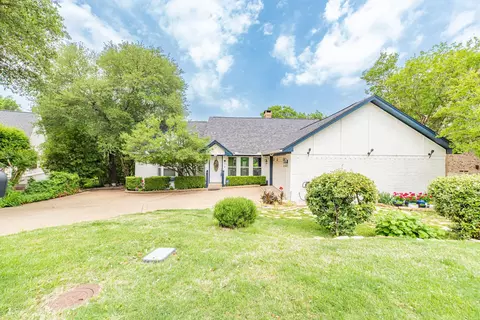 130 Sceptre Dr, Rockwall, TX 75032
